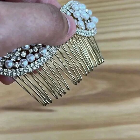 Silver Tone Rhinestone and Faux Pearls Hair Comb Hair Piece - Picture 3 of 5